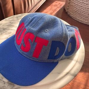 Retro Nike flat rimmed hat